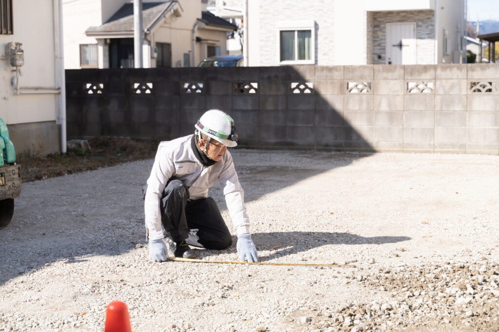 土地調査や近隣の調査を実施する